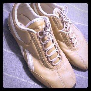 Women's reebok shoes size 6